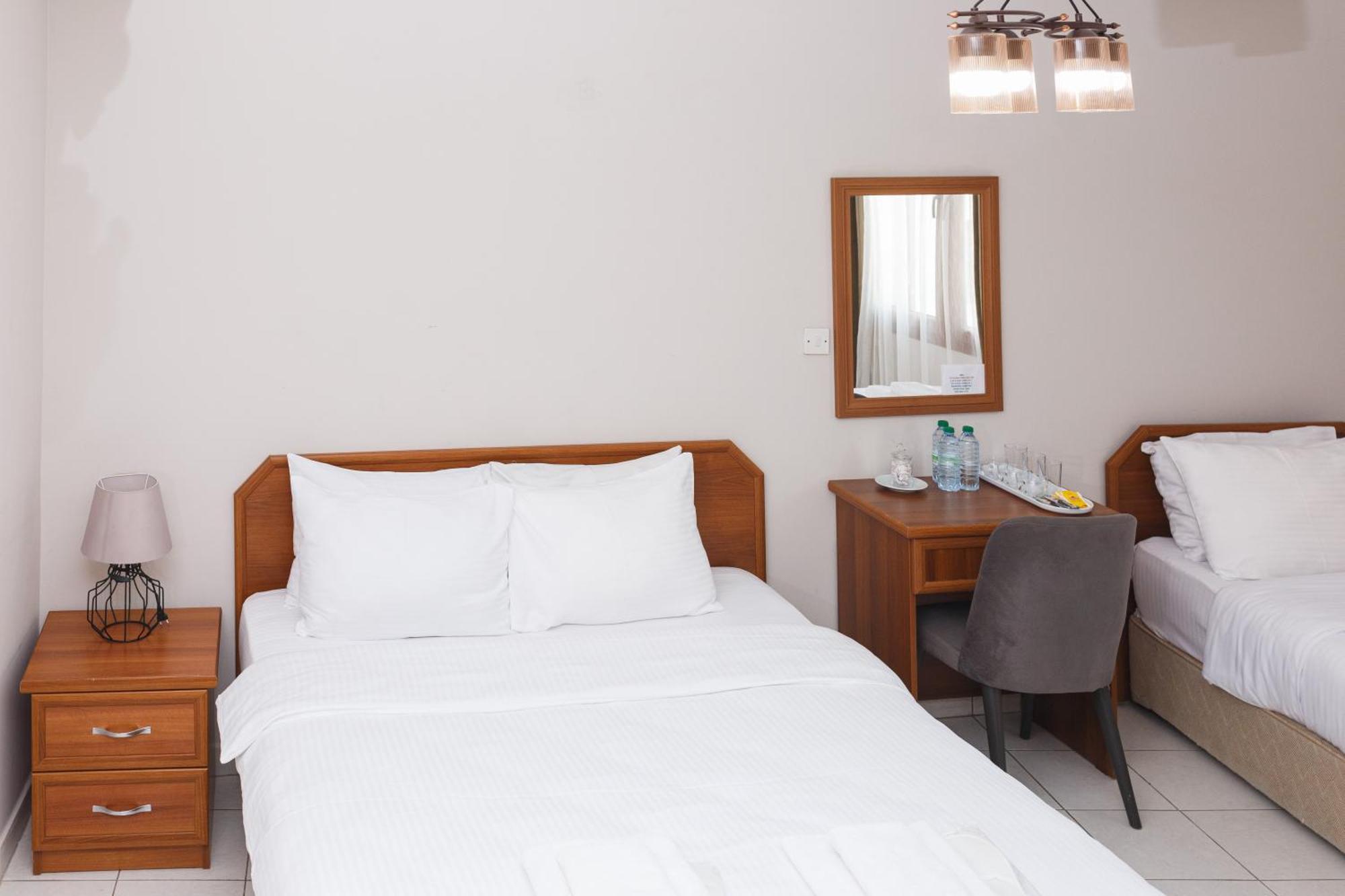 Homelike Guest House Кирения Номер фото